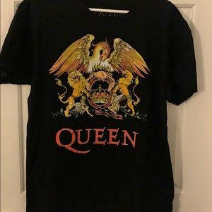 Queen T-shirt. L